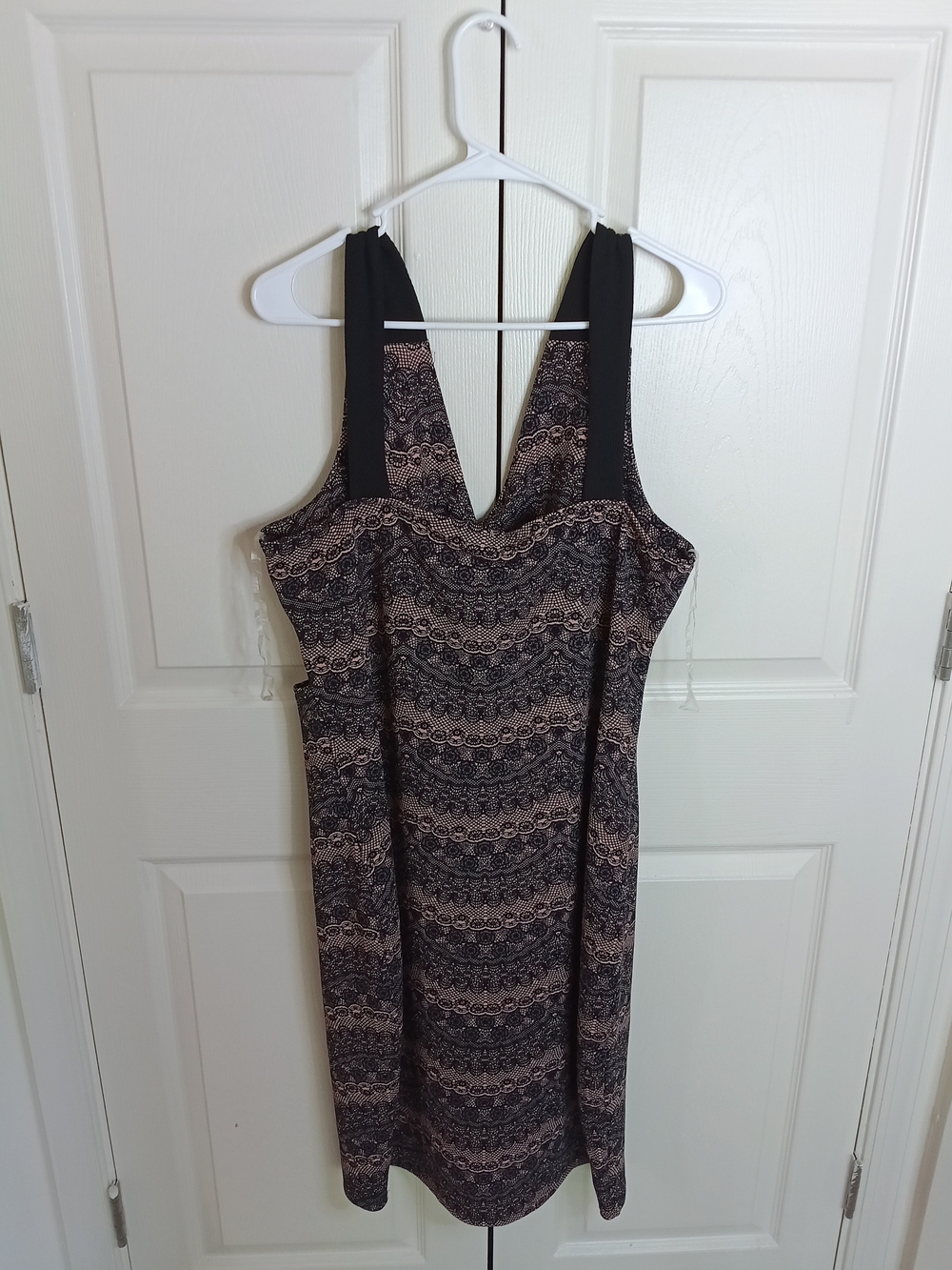 Rouge Helium Black and Blush Lace-Pattern Cutout Sheath Dress - Picture 5 of 6